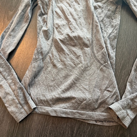 Lululemon grey full length workout top size 4 - Picture 4 of 5